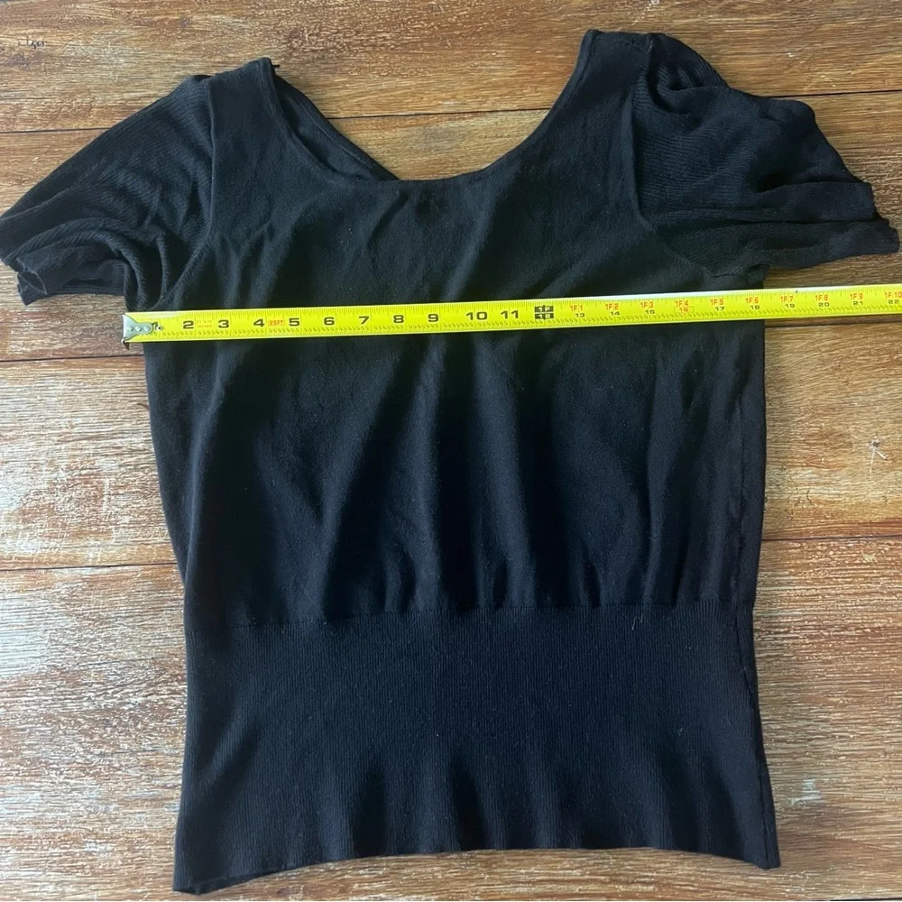 White House Black Market WHBM Sweater Short Sleeve Crew Neck Bow in Back Large